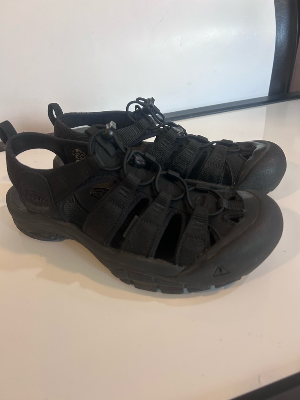 Keen Newport H2 Sandals Mens Size 11 Triple Black Hiking Waterproof Fisherman